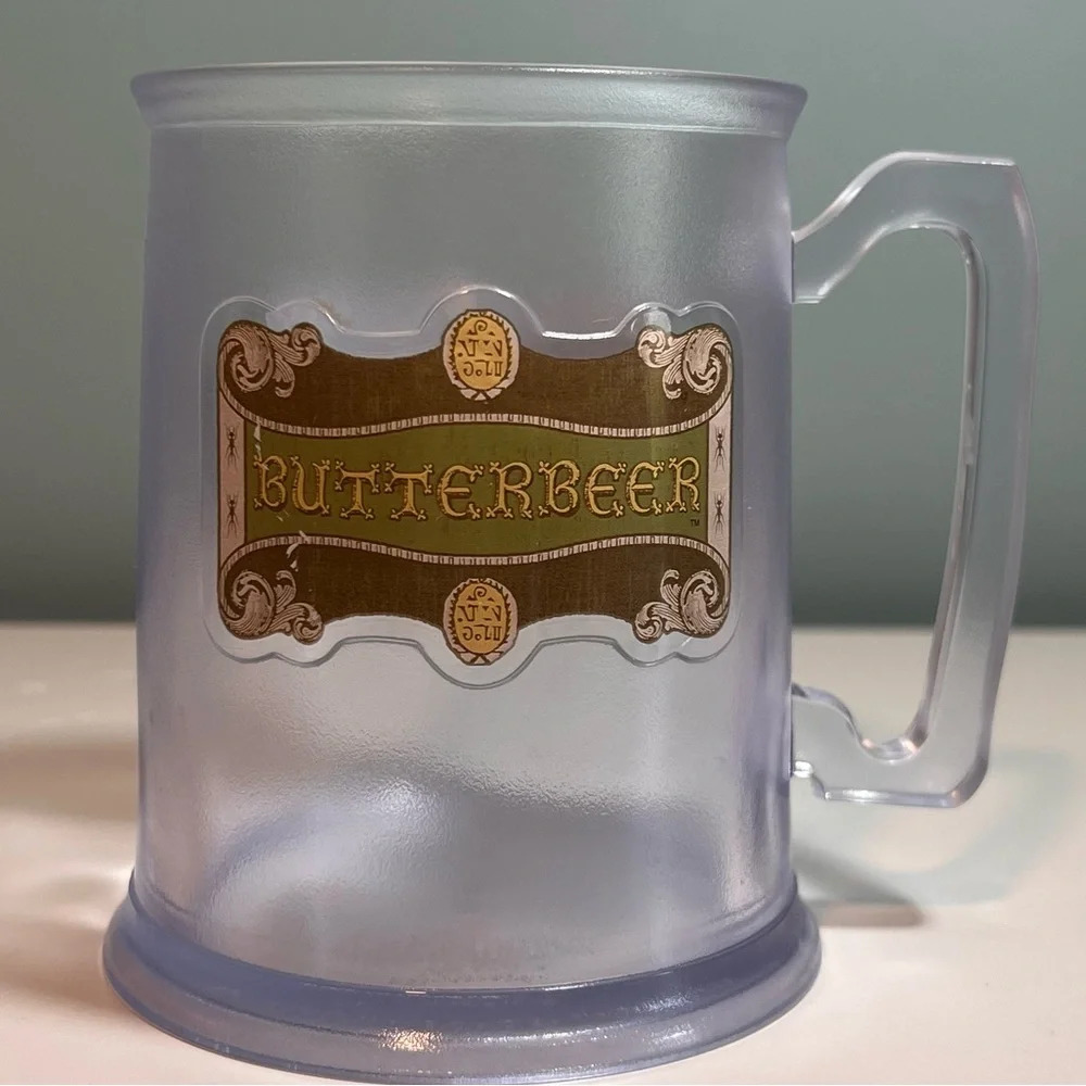 Butterbeer Mug from the Wizarding World of Harry Potter. 16 oz. Plastic.